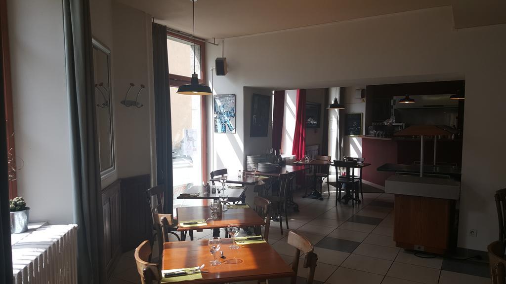 فندق Au Pigeon Blanc Andouillé المظهر الخارجي الصورة