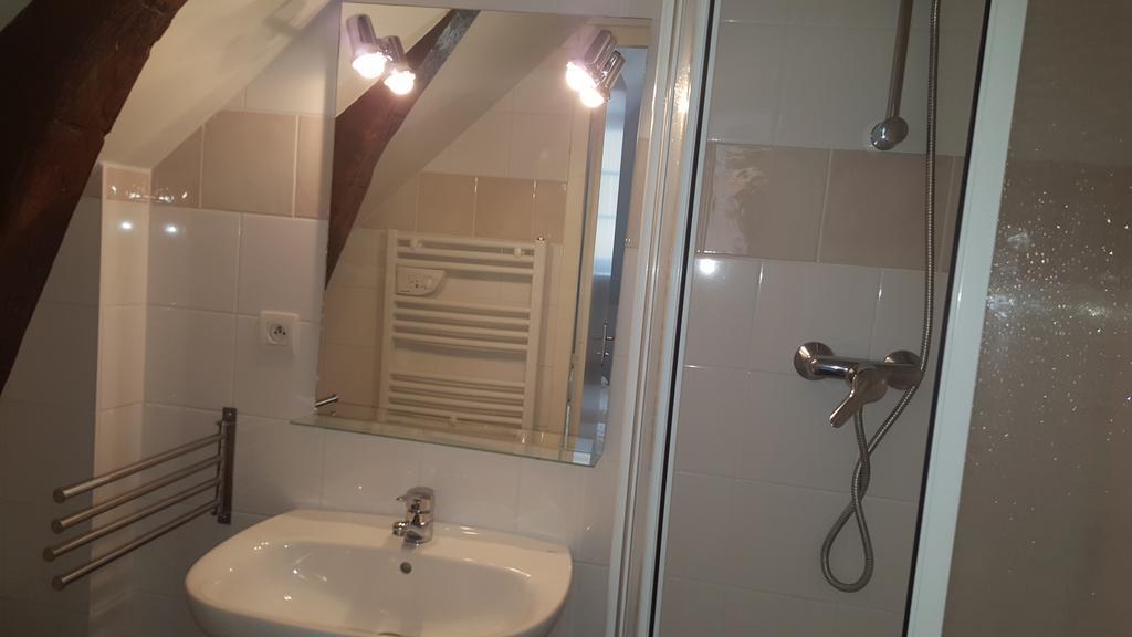فندق Au Pigeon Blanc Andouillé المظهر الخارجي الصورة